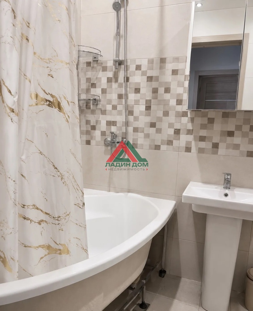 1-к квартира, 42 м², 5/6 эт.