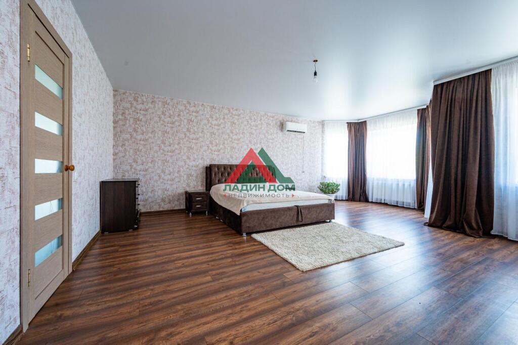 Дом, 133.4 м² на участке 4 сот.