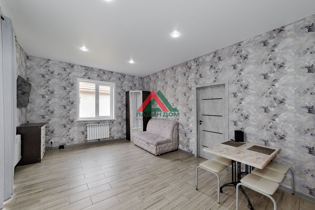 Дом, 125.4 м² на участке 3 сот.