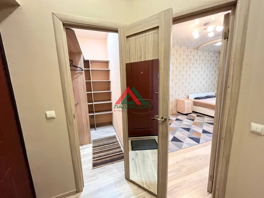 1-к квартира, 38 м², 17/25 эт.