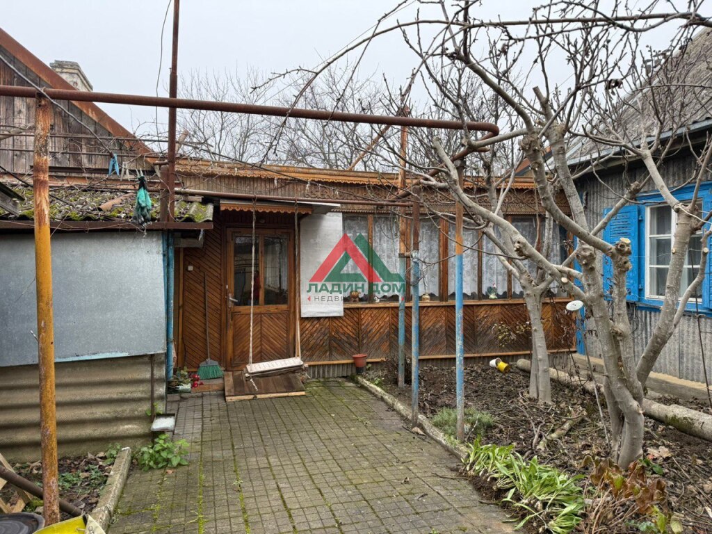 Дом, 60 м² на участке 8.3 сот.