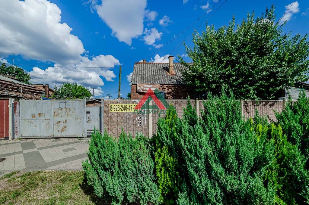 Дом, 255.5 м² на участке 8.8 сот.