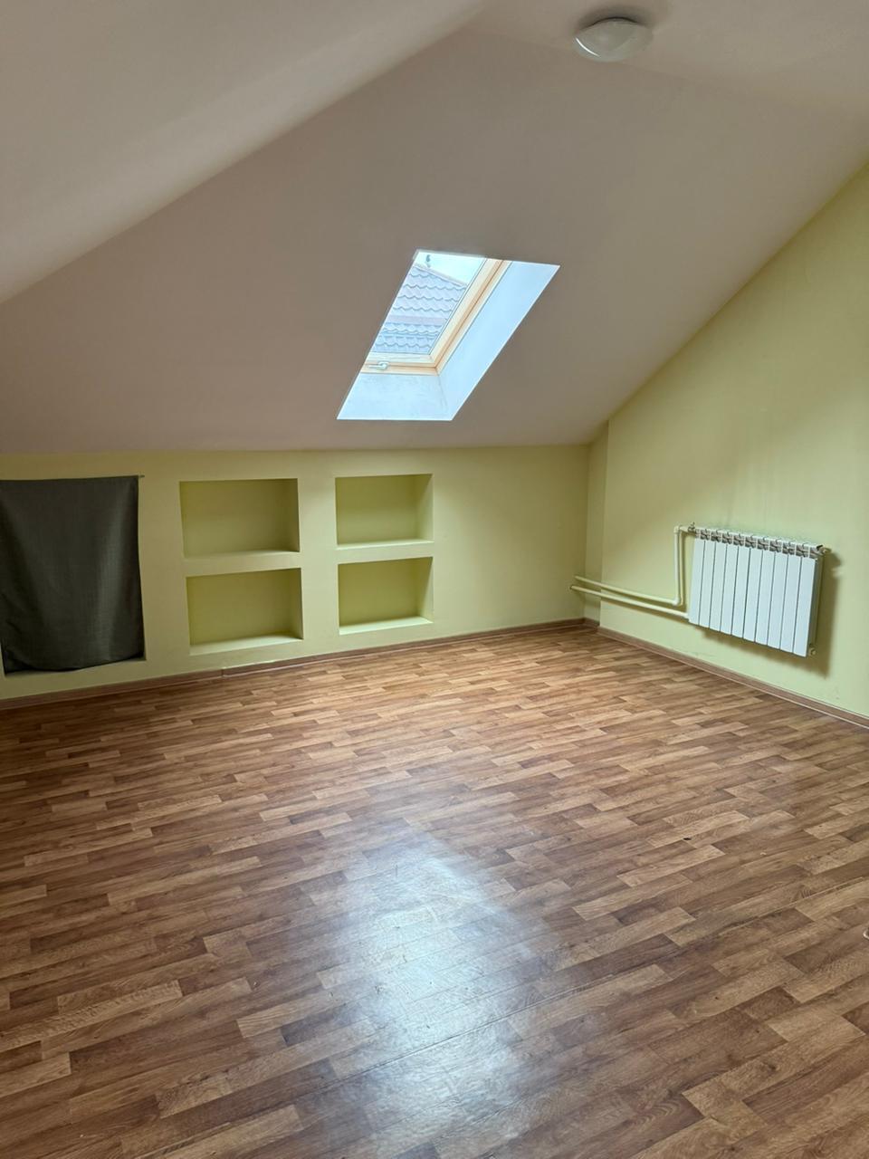 3-к квартира, 57 м², 4/4 эт.
