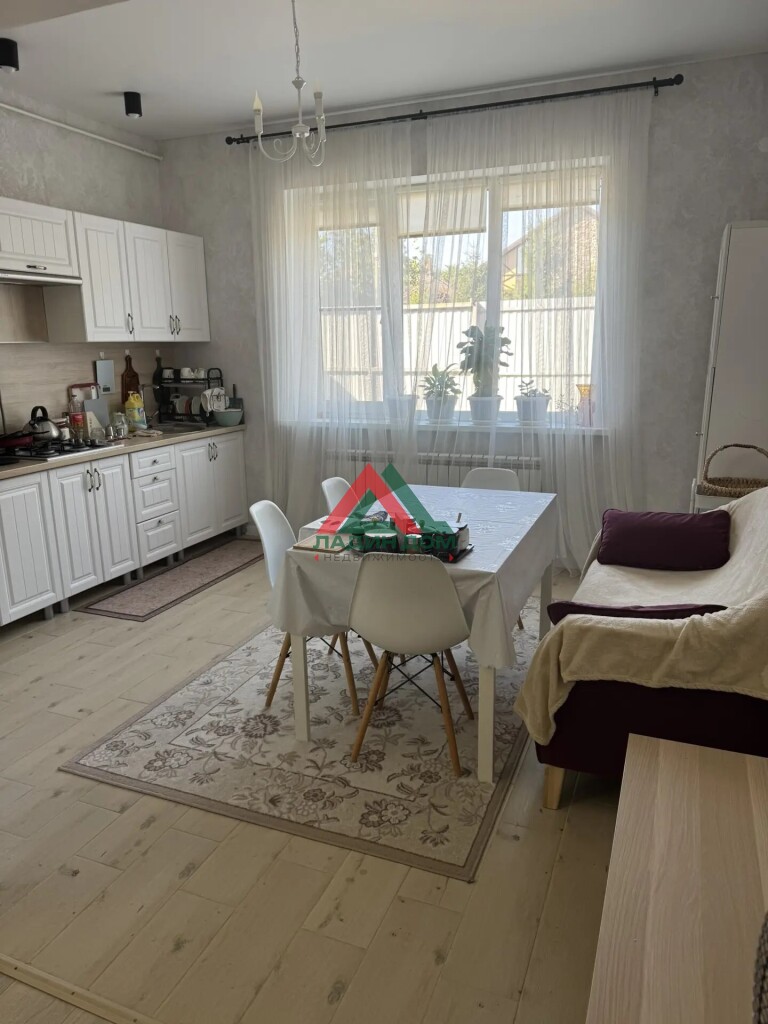 Таунхаус, 118 м² на участке 1 сот.