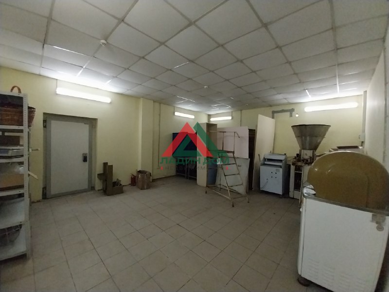 Торговое помещение 211.5 м²