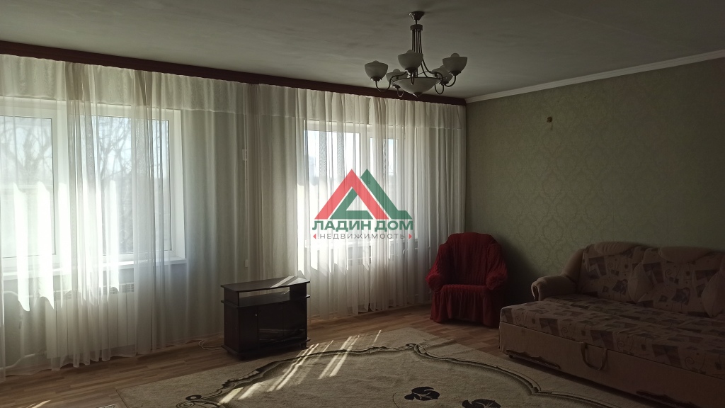 Дача, 327 м² на участке 8.2 сот.