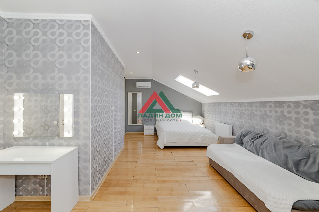 3-к квартира, 101 м², 3/3 эт.