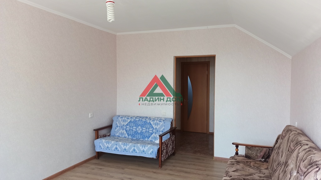 Дача, 327 м² на участке 8.2 сот.