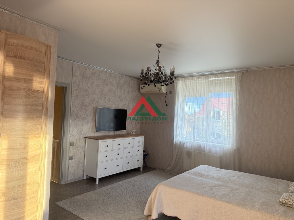 Дом, 97.6 м² на участке 97.6 сот.