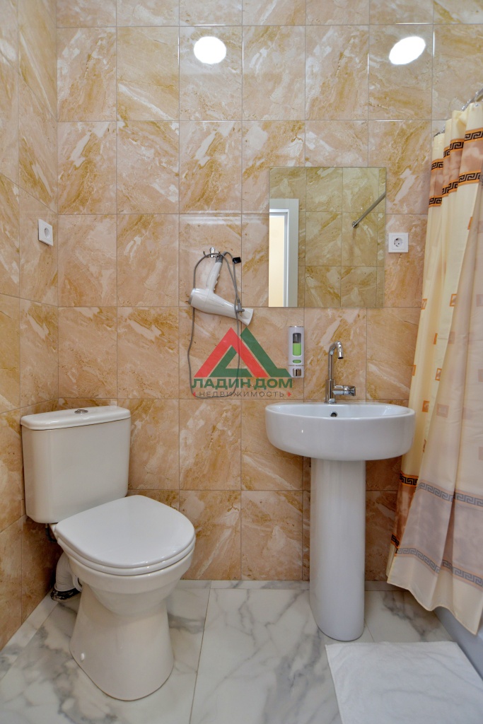 Офис 593.6 м²