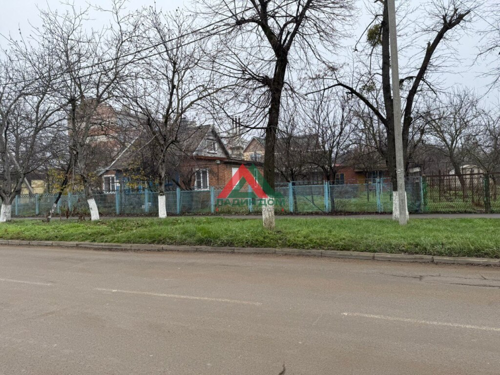 Дом, 60 м² на участке 8.3 сот.