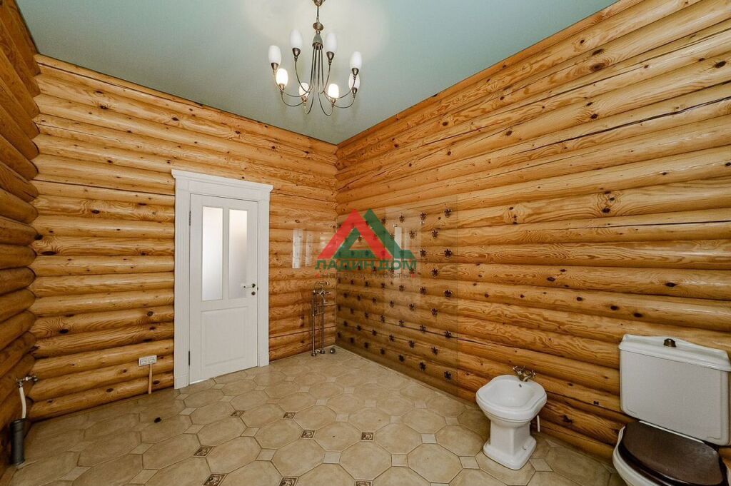 Дом, 226.4 м² на участке 9.5 сот.