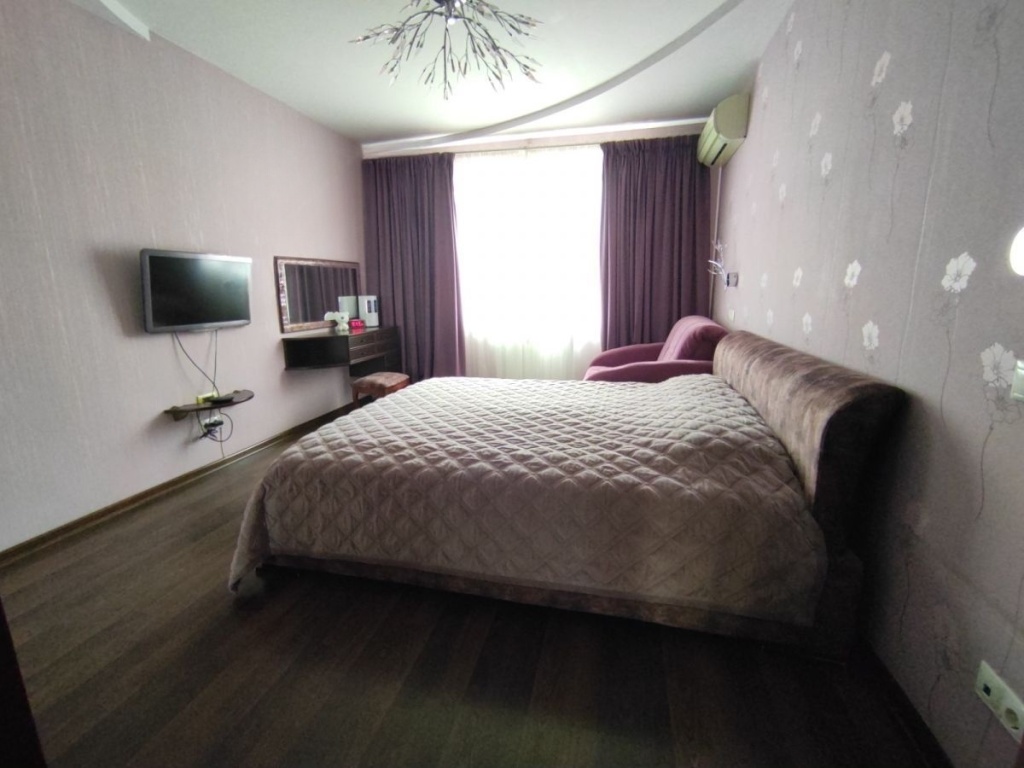 5 и более-к квартира, 121.4 м², 4/10 эт.
