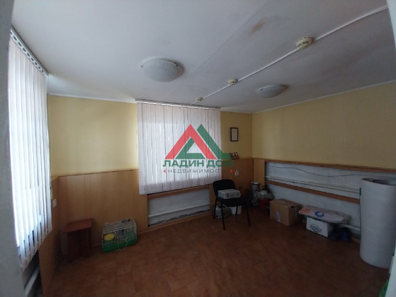 Торговое помещение 211.5 м²