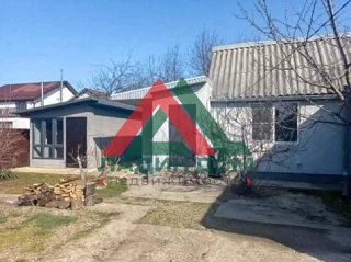 Дом, 28.3 м² на участке 4.1 сот.
