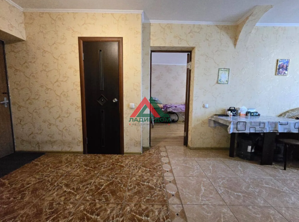 2-к квартира, 58 м², 8/10 эт.