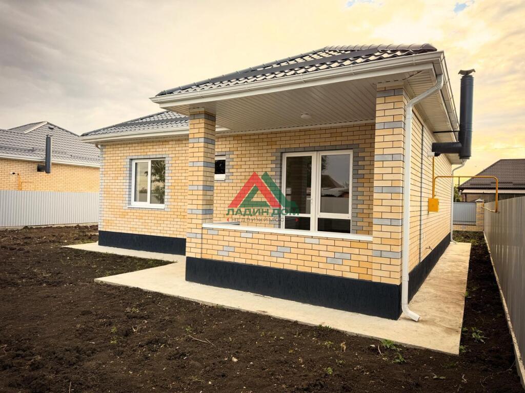 Дом, 100 м² на участке 5 сот.