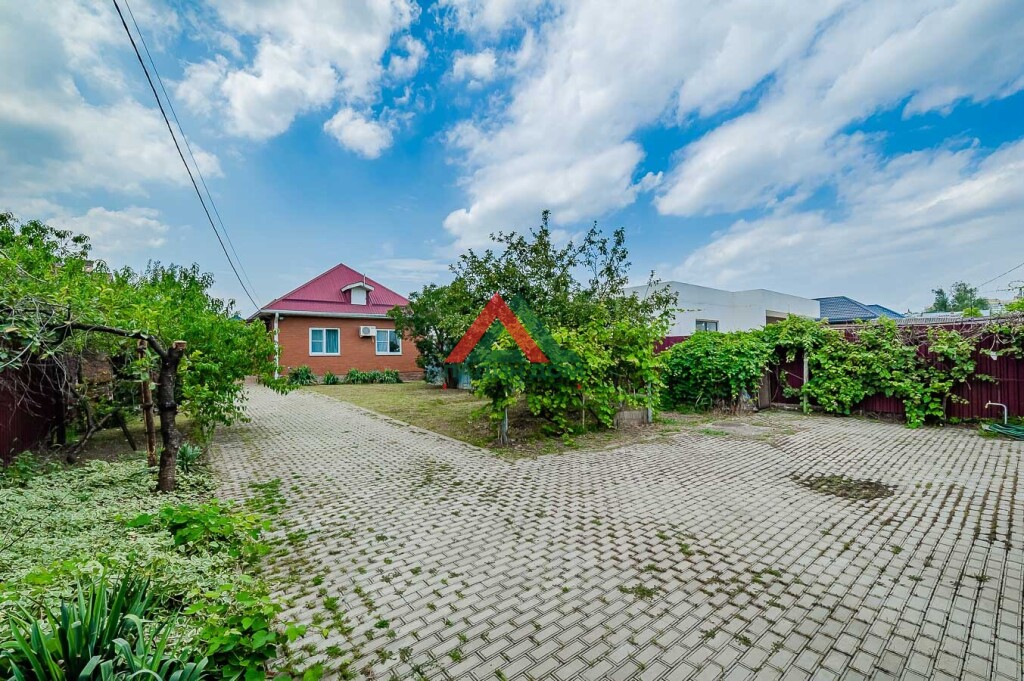 Дом, 64 м² на участке 5.5 сот.