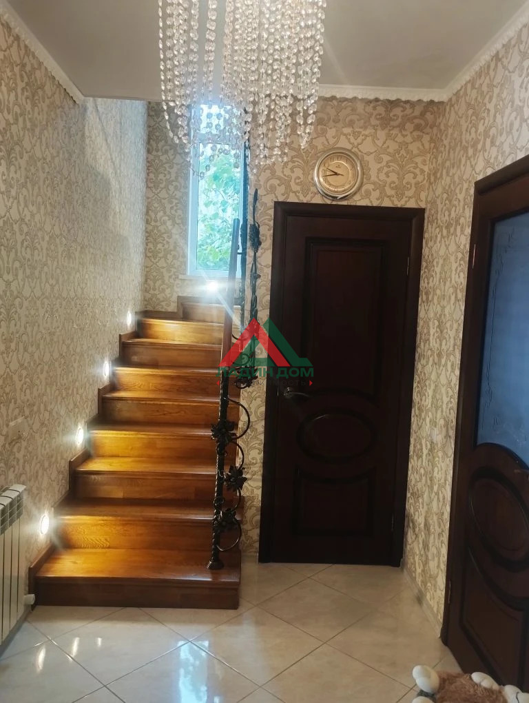 Дом, 137.7 м² на участке 4 сот.