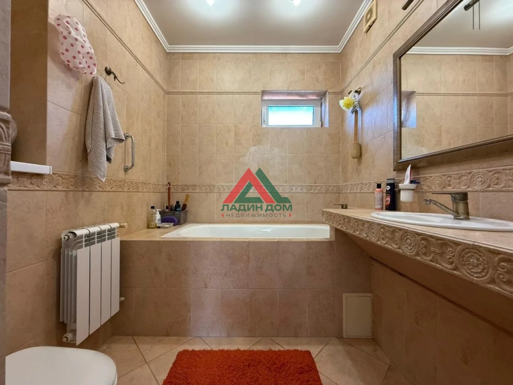 Дом, 144 м² на участке 4 сот.