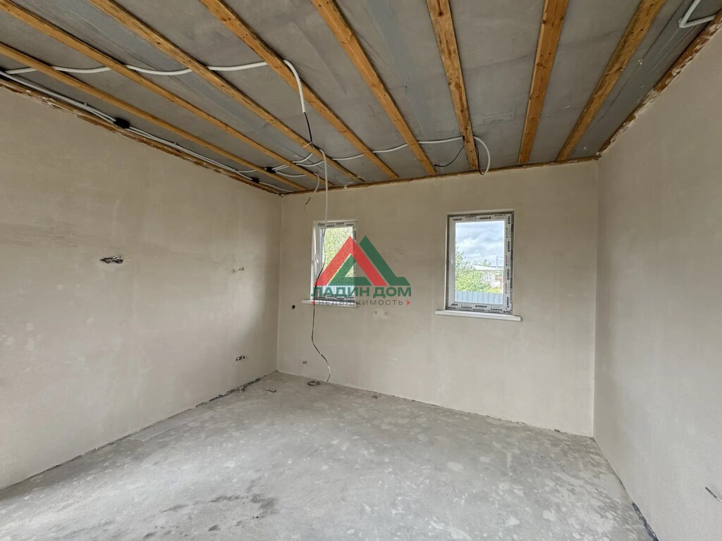 Дом, 95 м² на участке 4 сот.