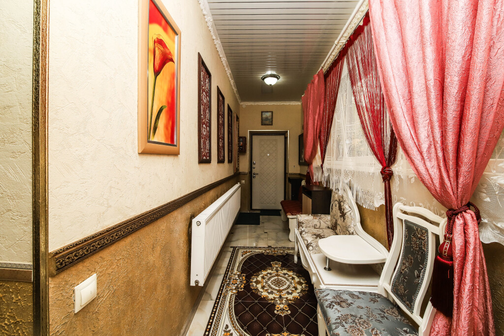 Дача, 270 м² на участке 4 сот.