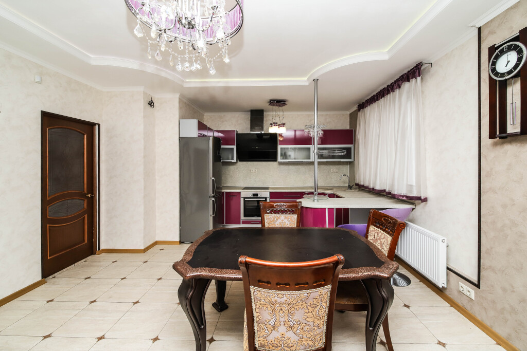 4-к квартира, 103.7 м², 2/10 эт.