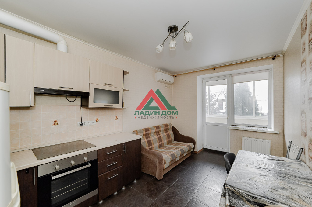 1-к квартира, 40 м², 1/6 эт.