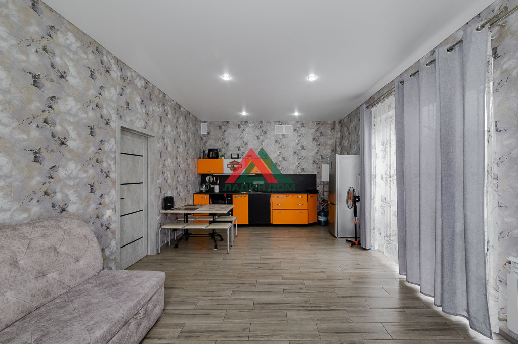 Дом, 125.4 м² на участке 3 сот.