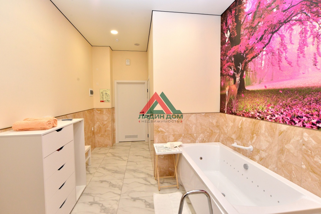 Офис 593.6 м²