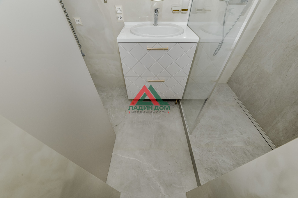 3-к квартира, 73.7 м², 2/5 эт.