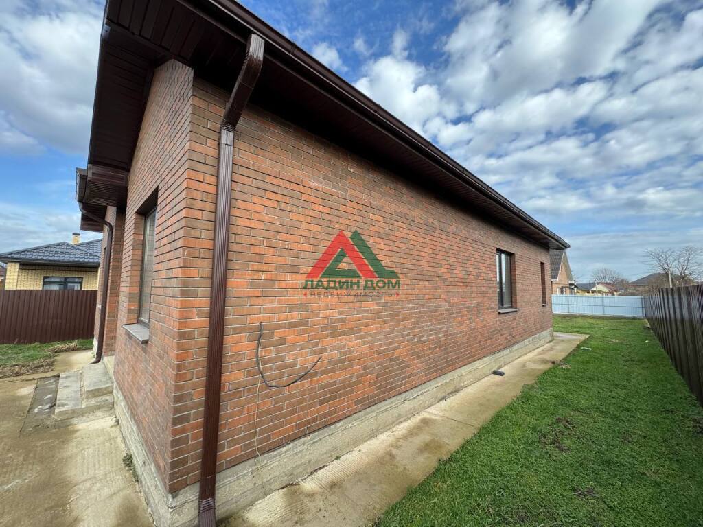 Дом, 100 м² на участке 6 сот.